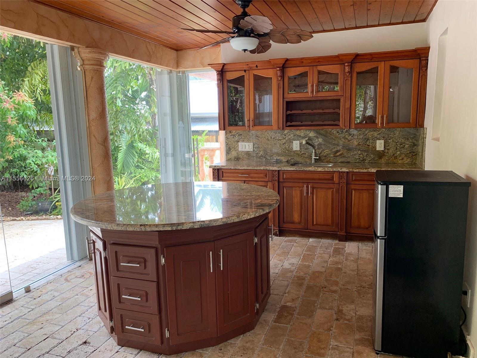 3521 SW 23rd St # 3521