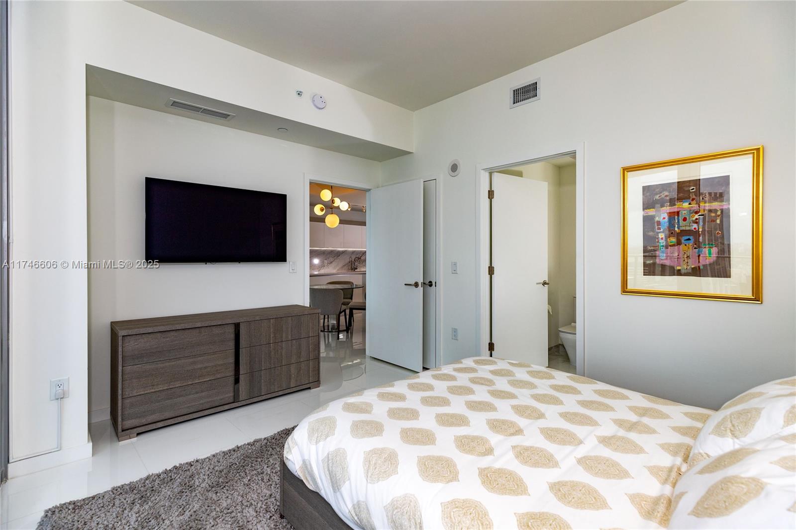 851 NE 1st Ave # 2812