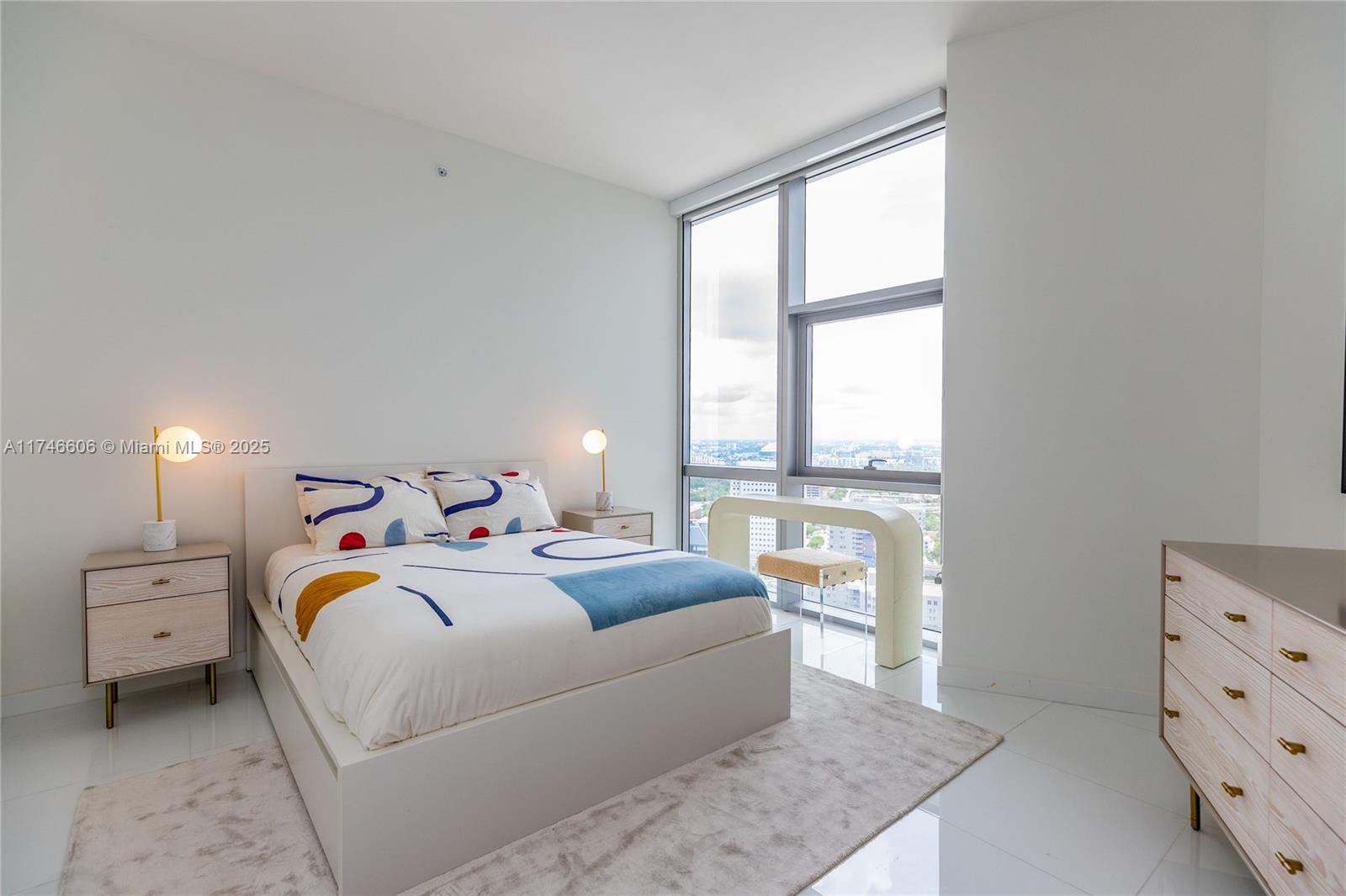 851 NE 1st Ave # 2812