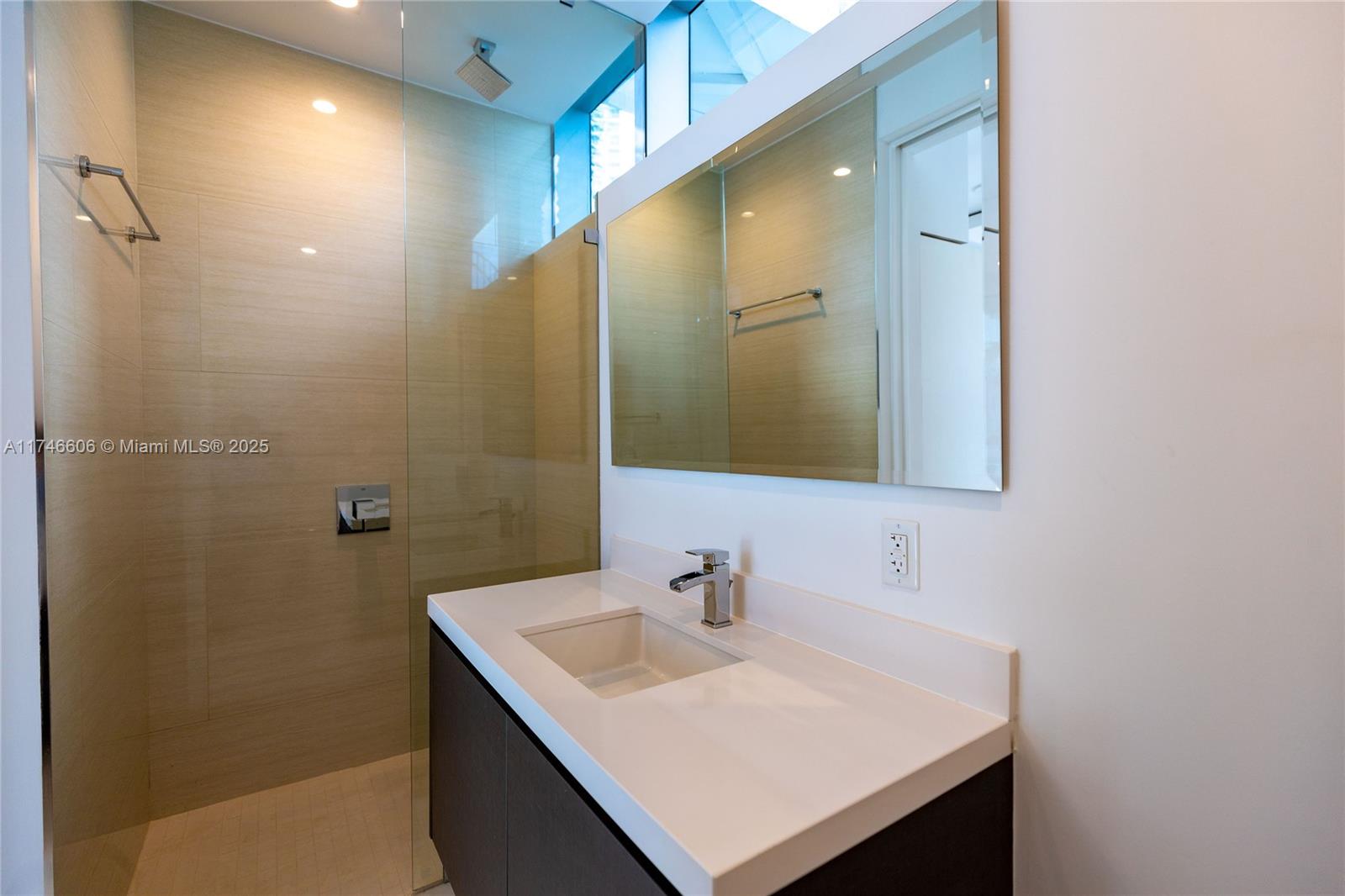 851 NE 1st Ave # 2812