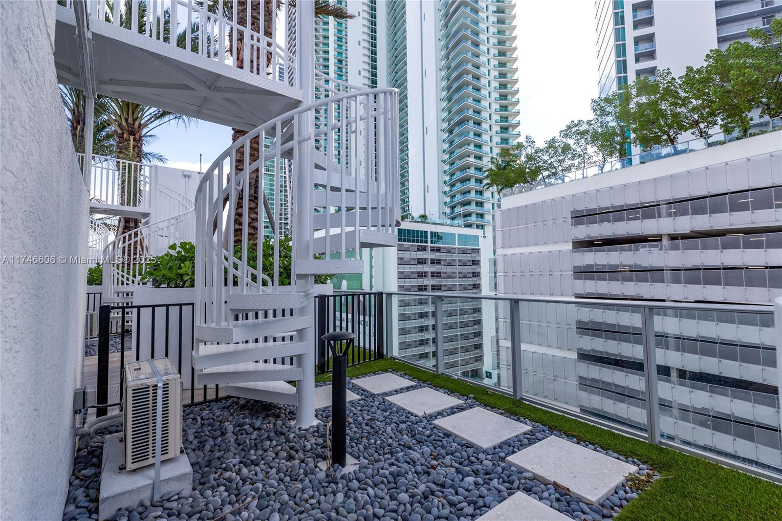 851 NE 1st Ave # 2812