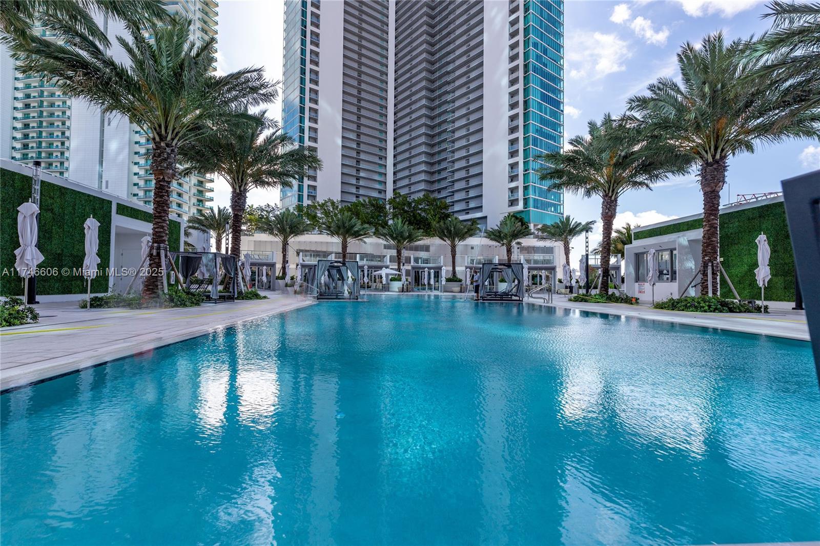 851 NE 1st Ave # 2812