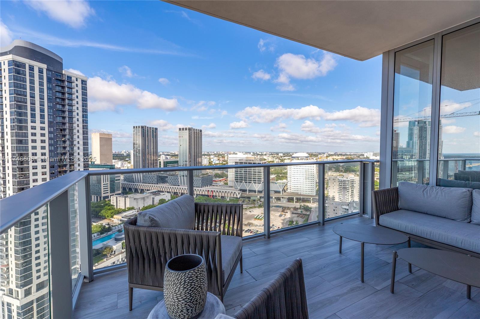 851 NE 1st Ave # 2812