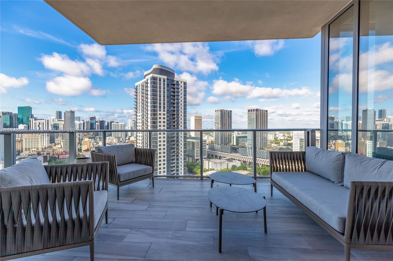 851 NE 1st Ave # 2812