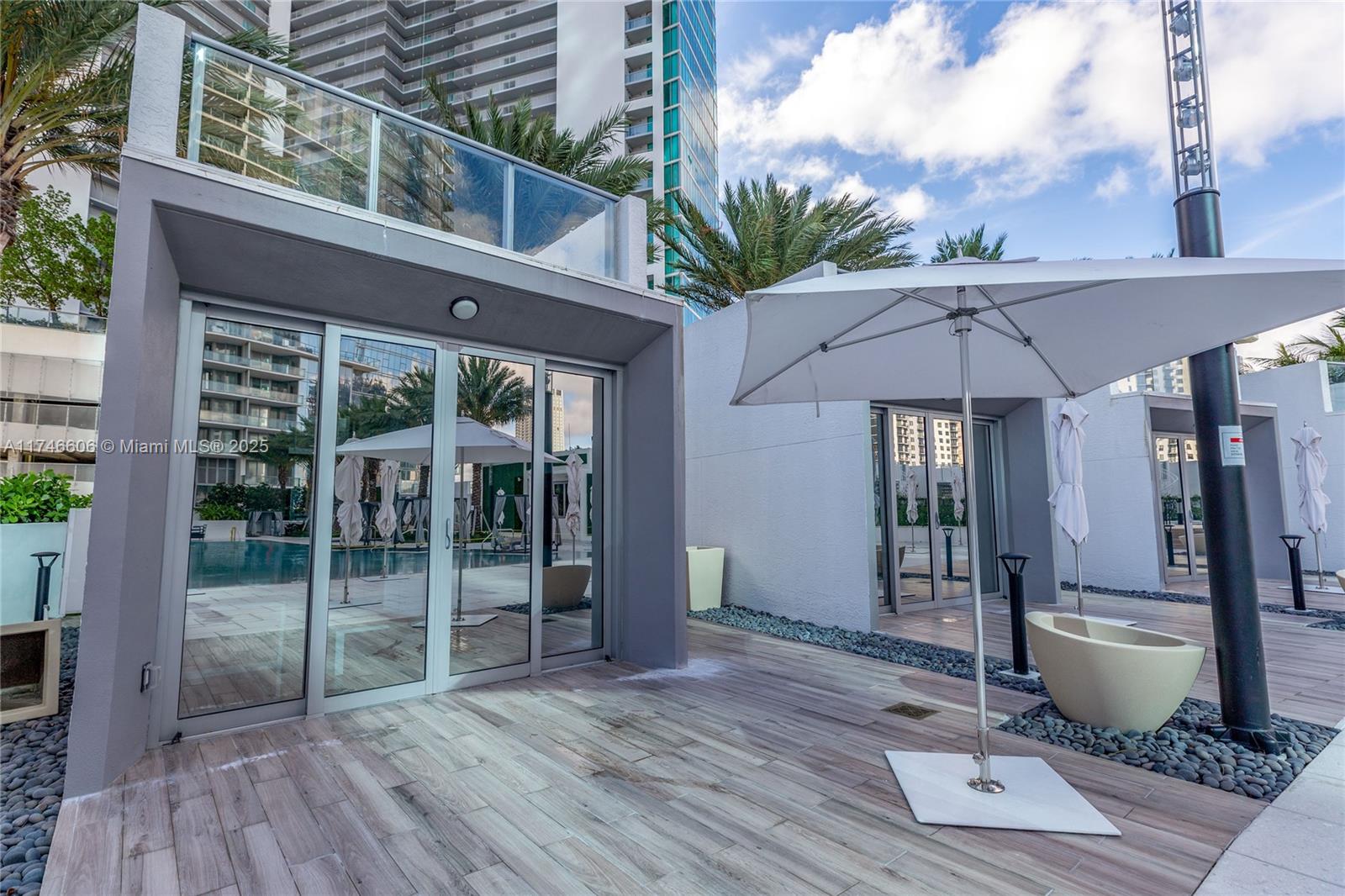 851 NE 1st Ave # 2812