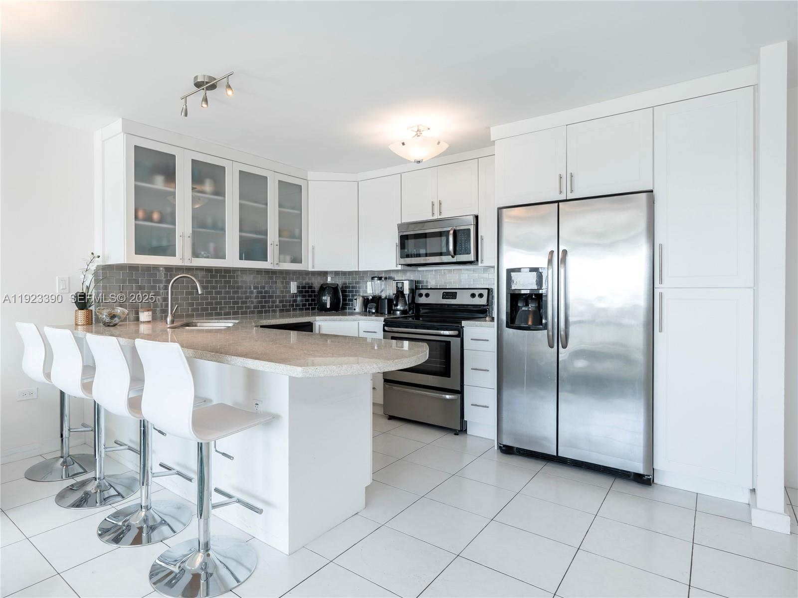 7135 Collins Ave # 1233