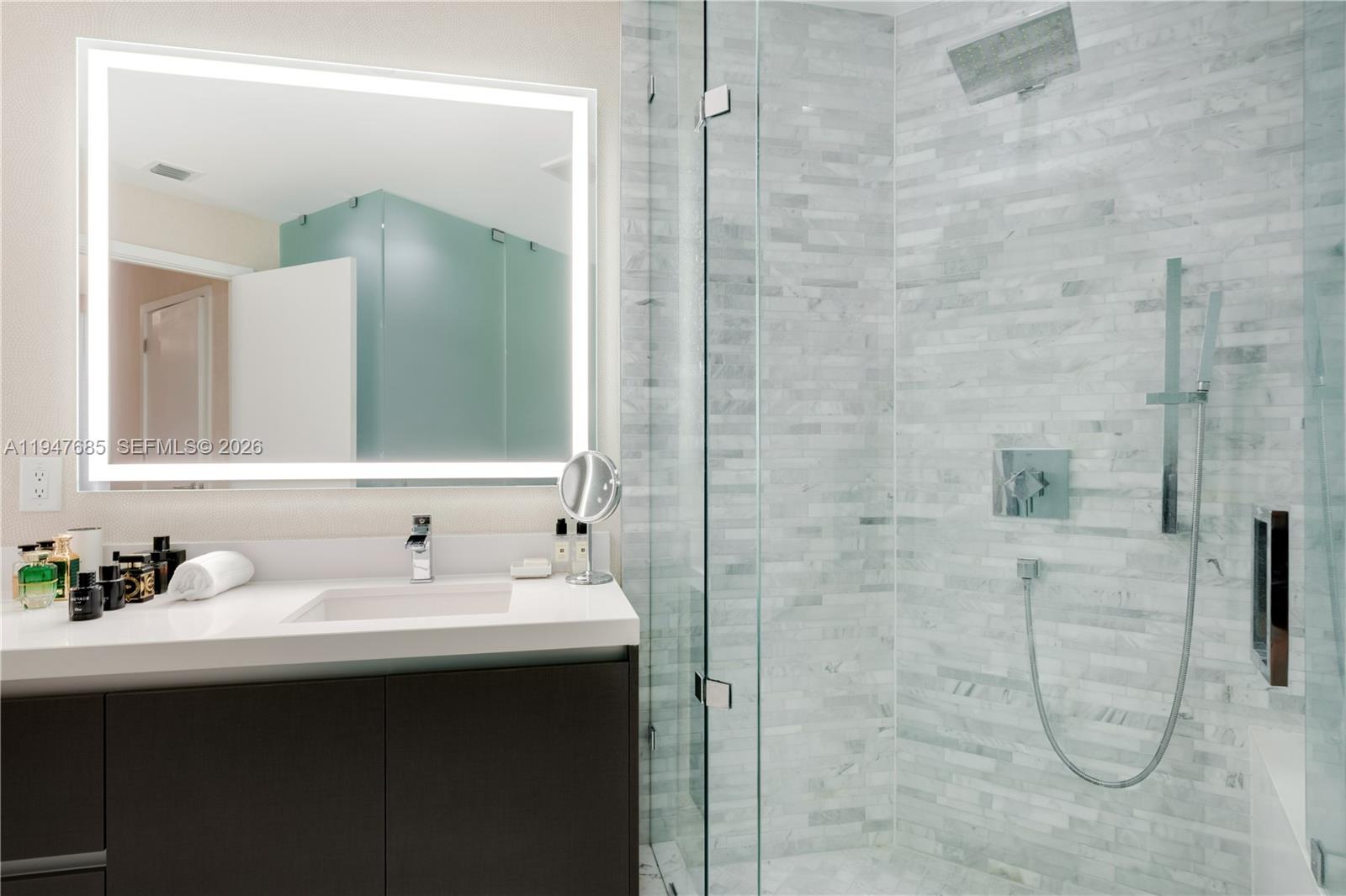 851 NE 1st Ave # 3408