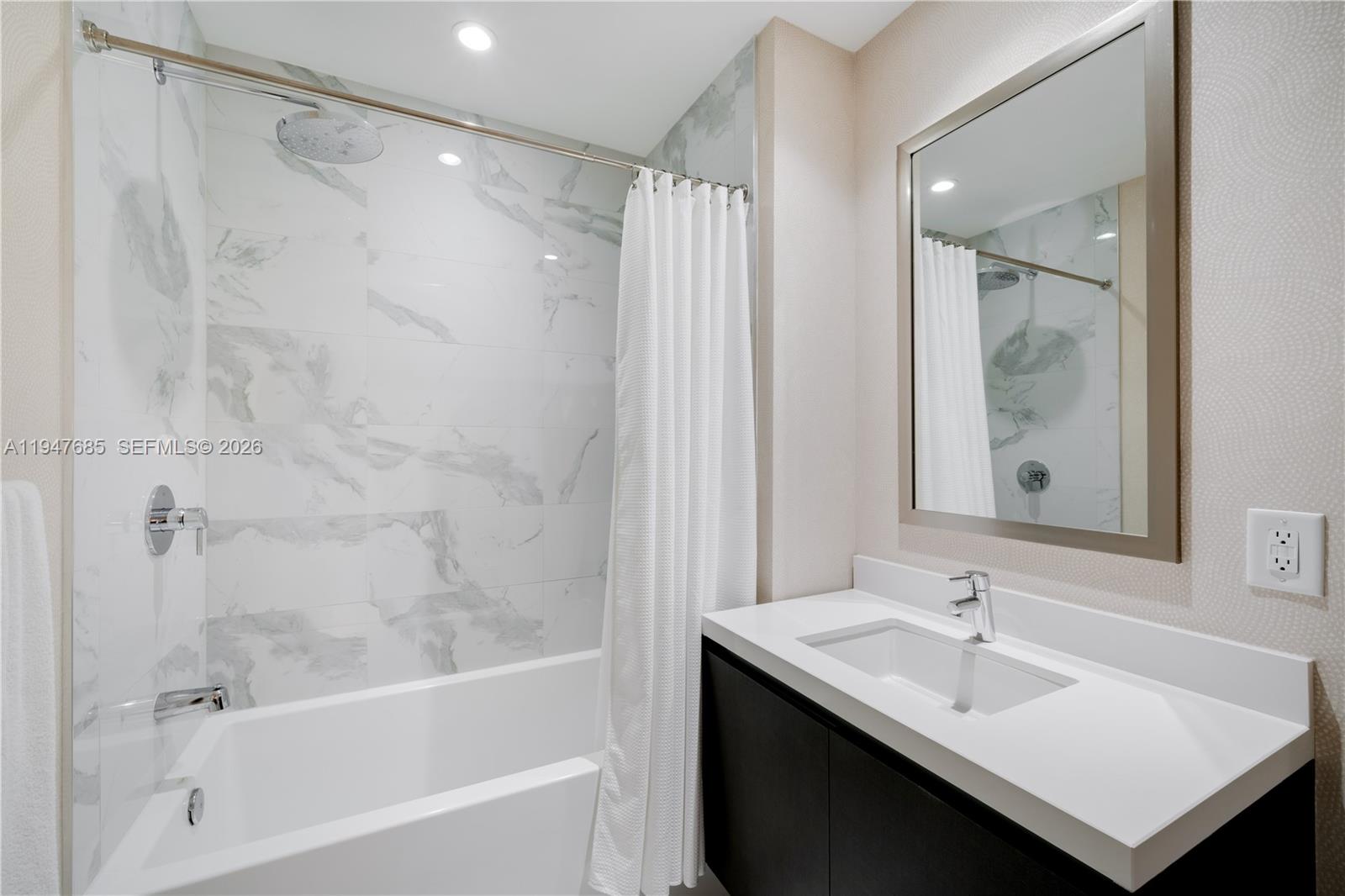 851 NE 1st Ave # 3408