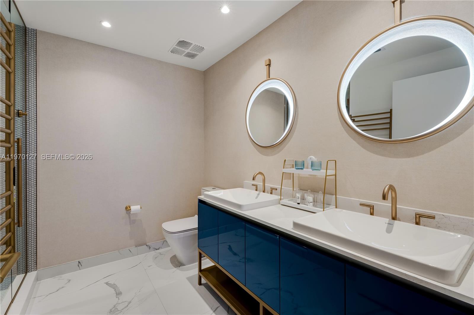 2678 Tigertail Ave # 1410