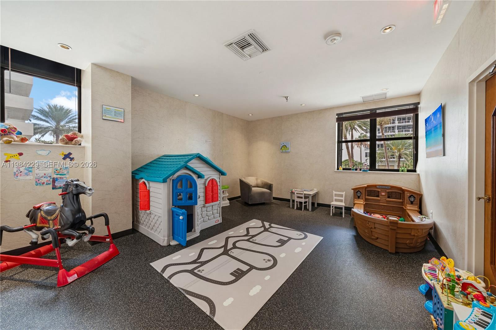5757 Collins Ave # 707