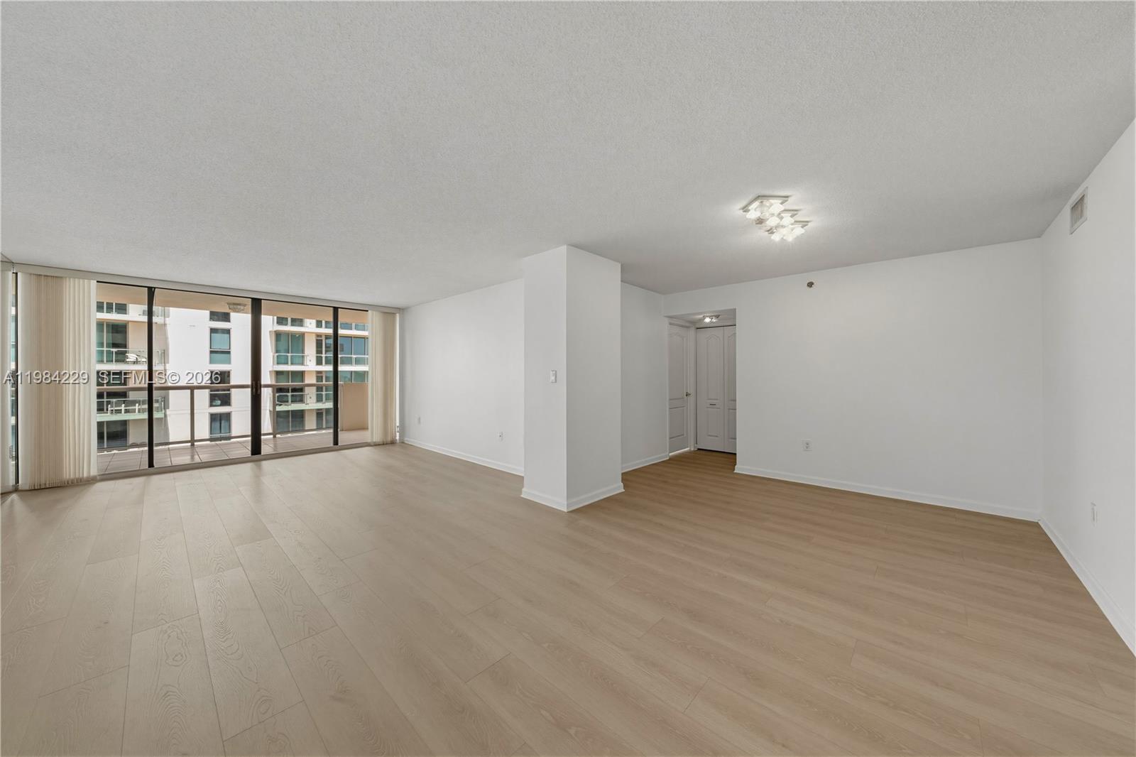 5757 Collins Ave # 707