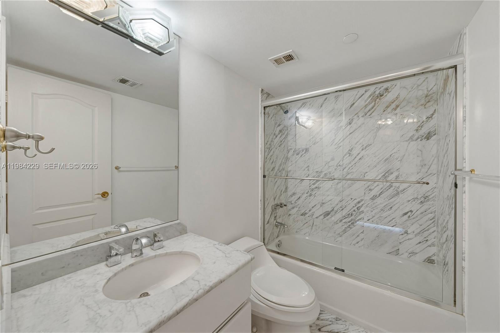 5757 Collins Ave # 707