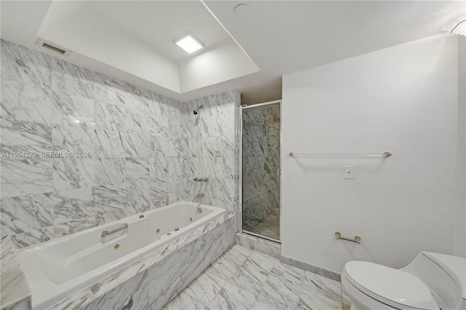 5757 Collins Ave # 707