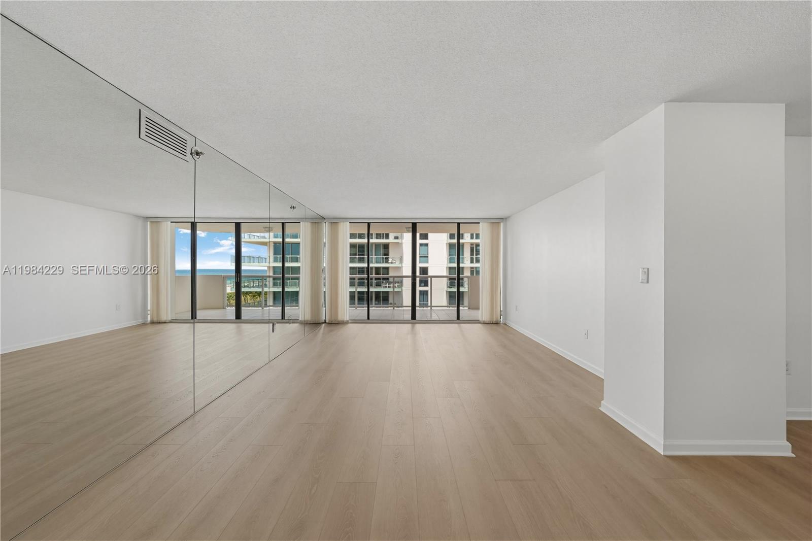 5757 Collins Ave # 707