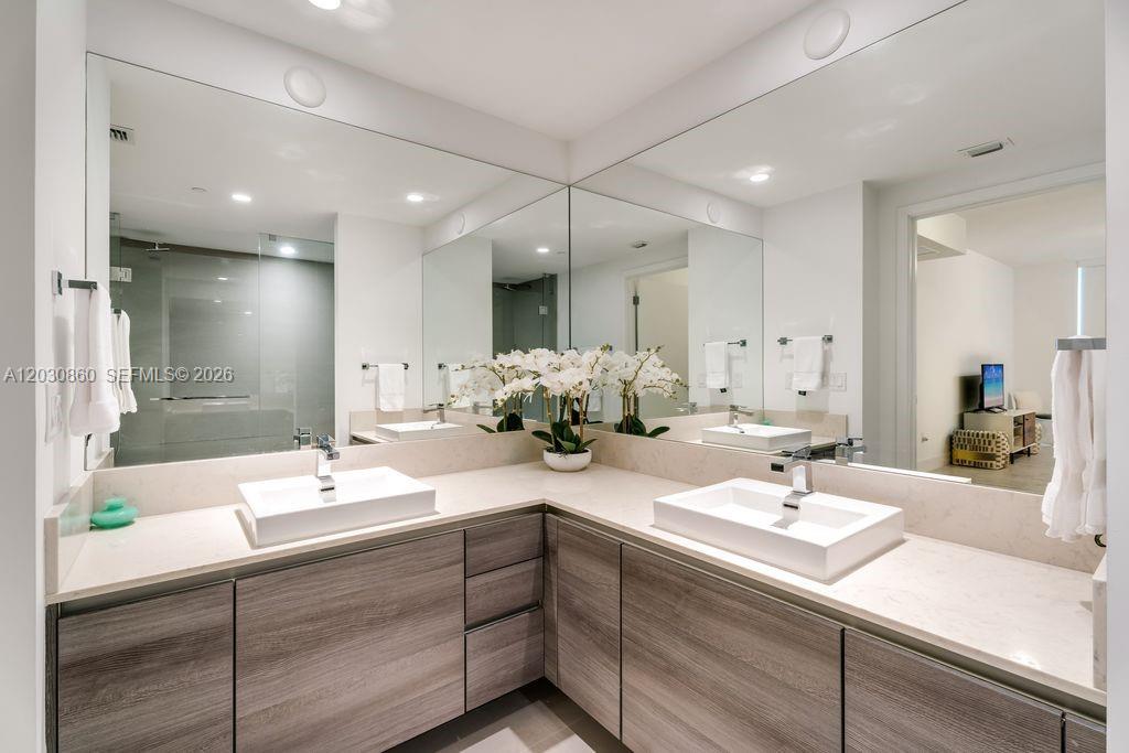 1080 Brickell Ave # 3602