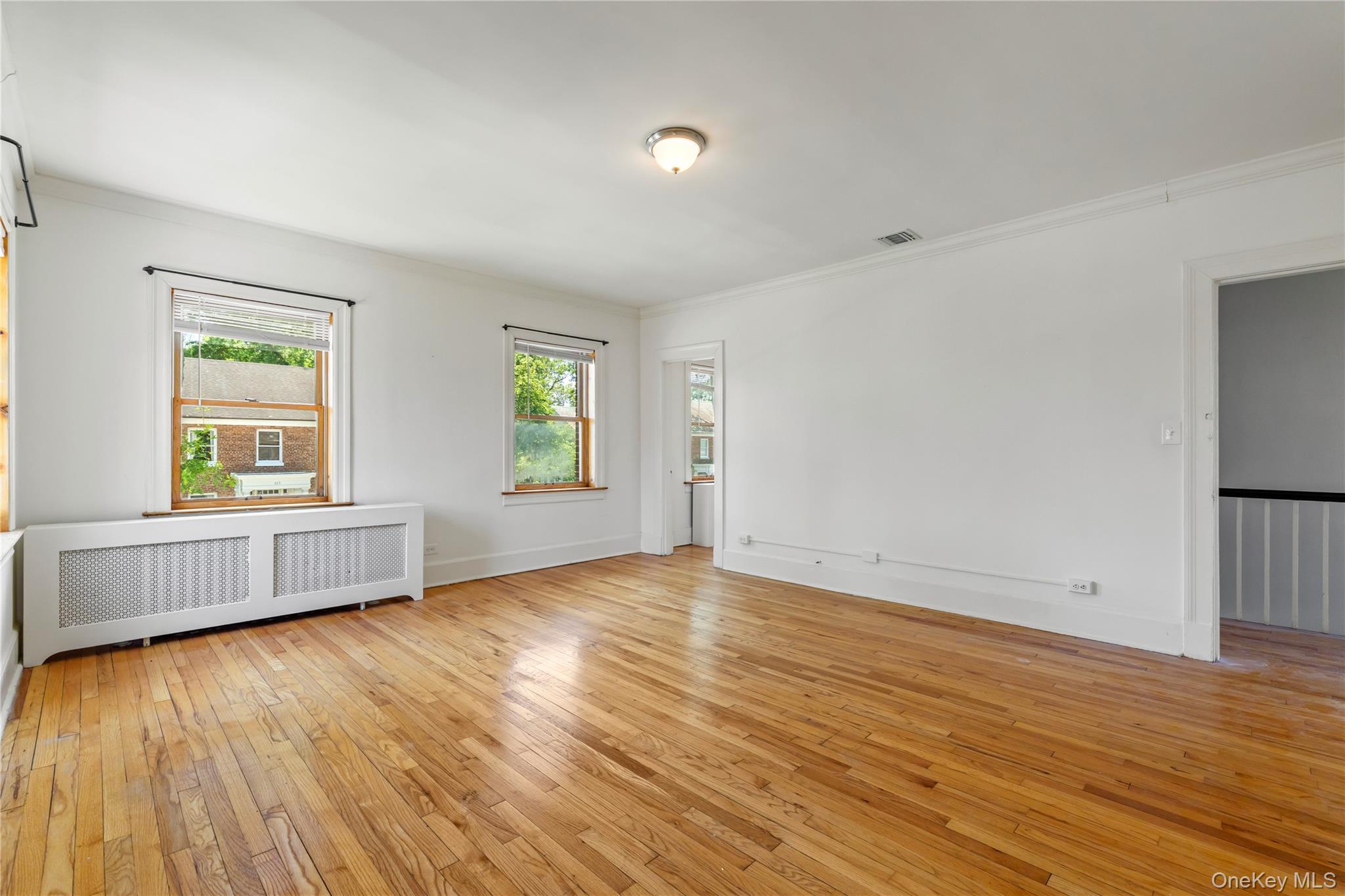 315 Ellington Avenue E