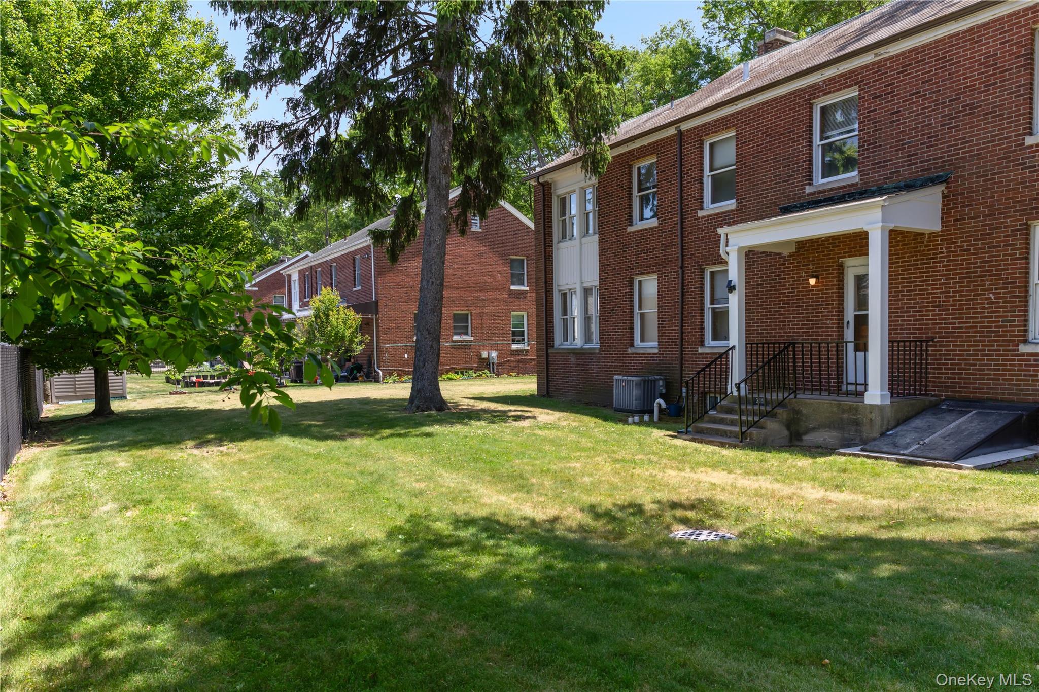 315 Ellington Avenue E