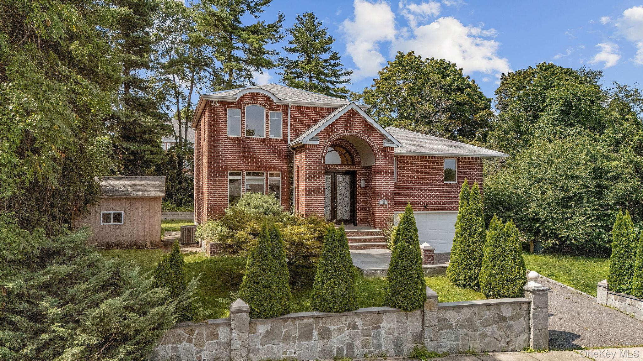 300 Ellen Place