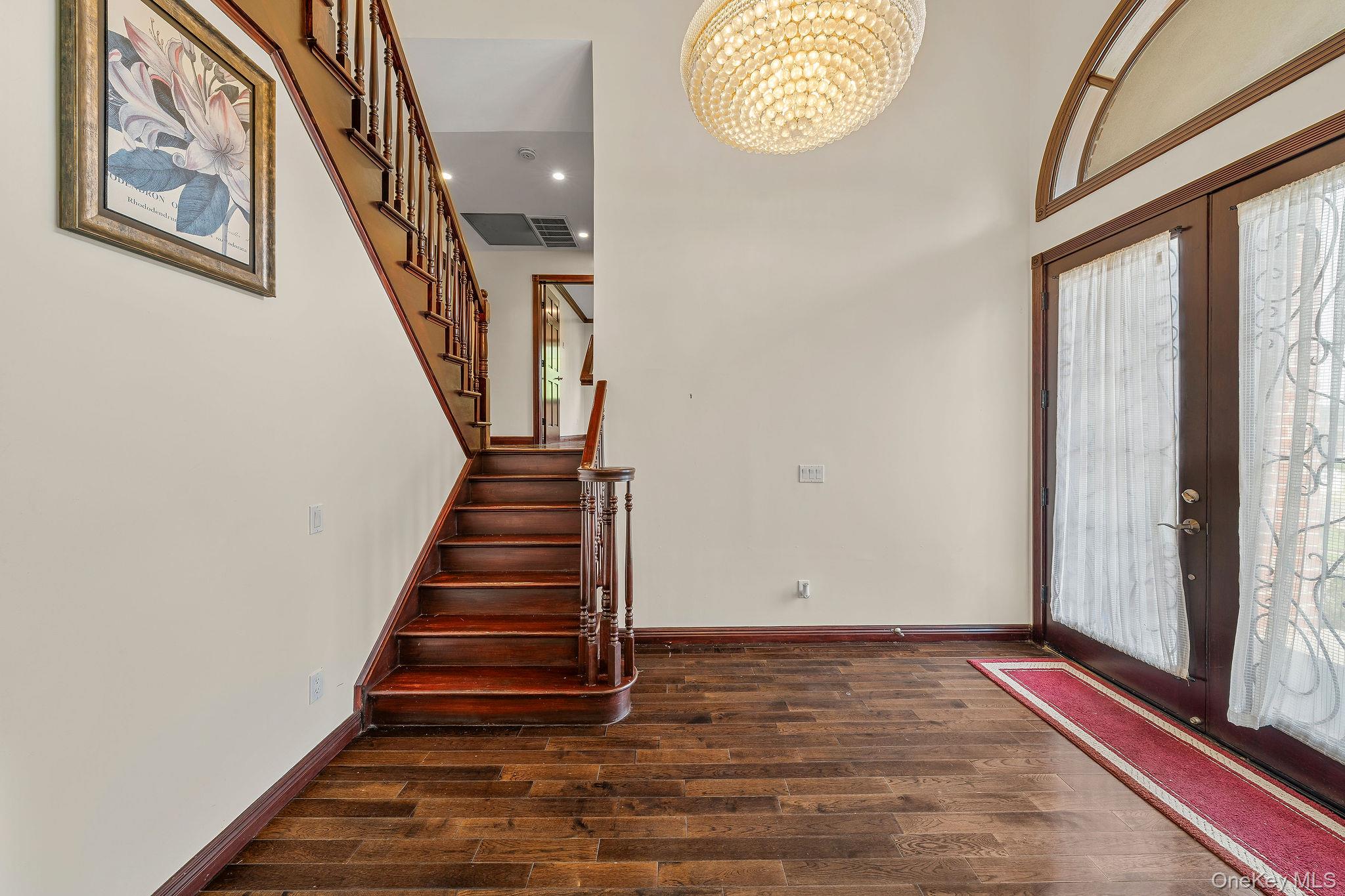 300 Ellen Place