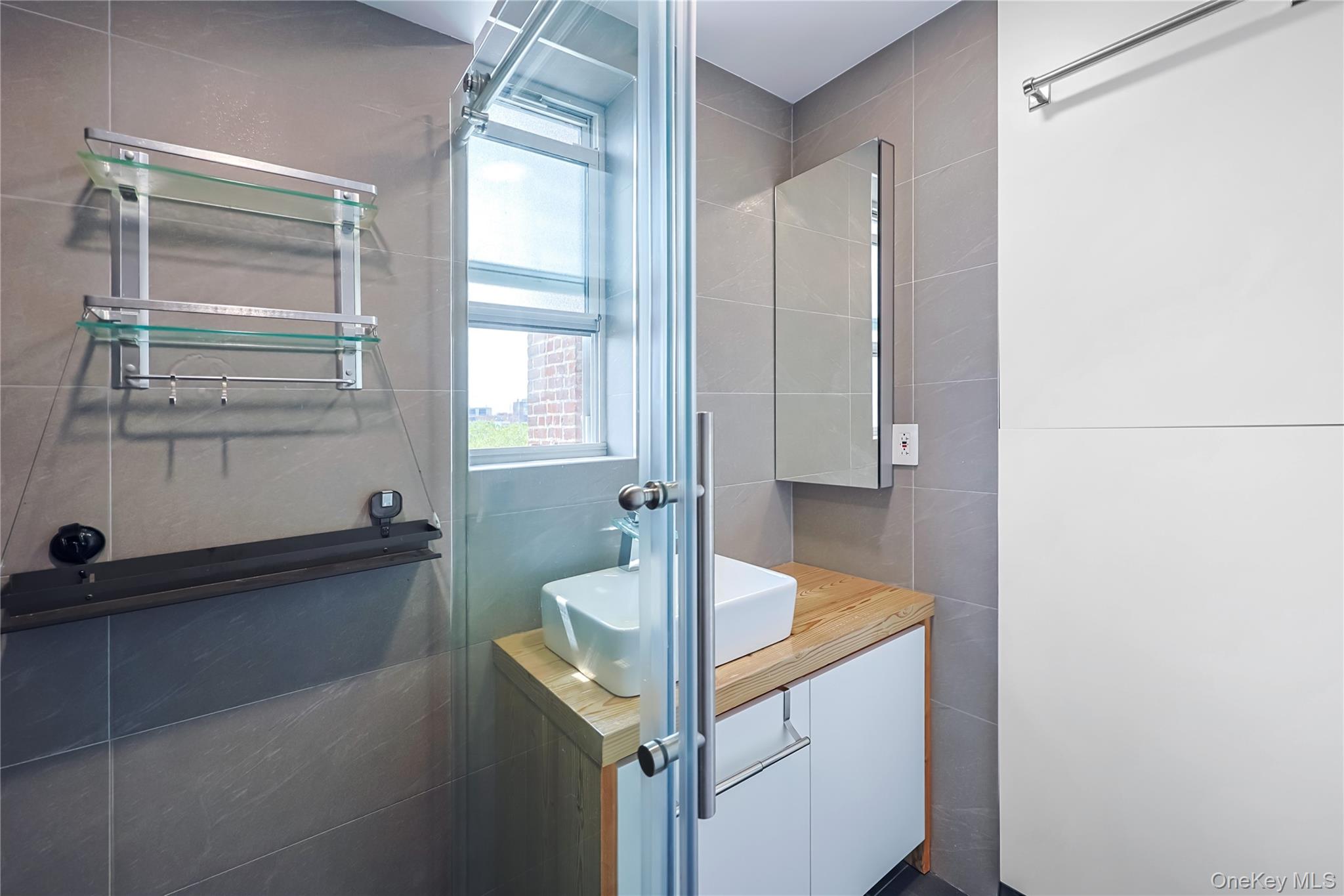 13604 Cherry Avenue Unit: 4E