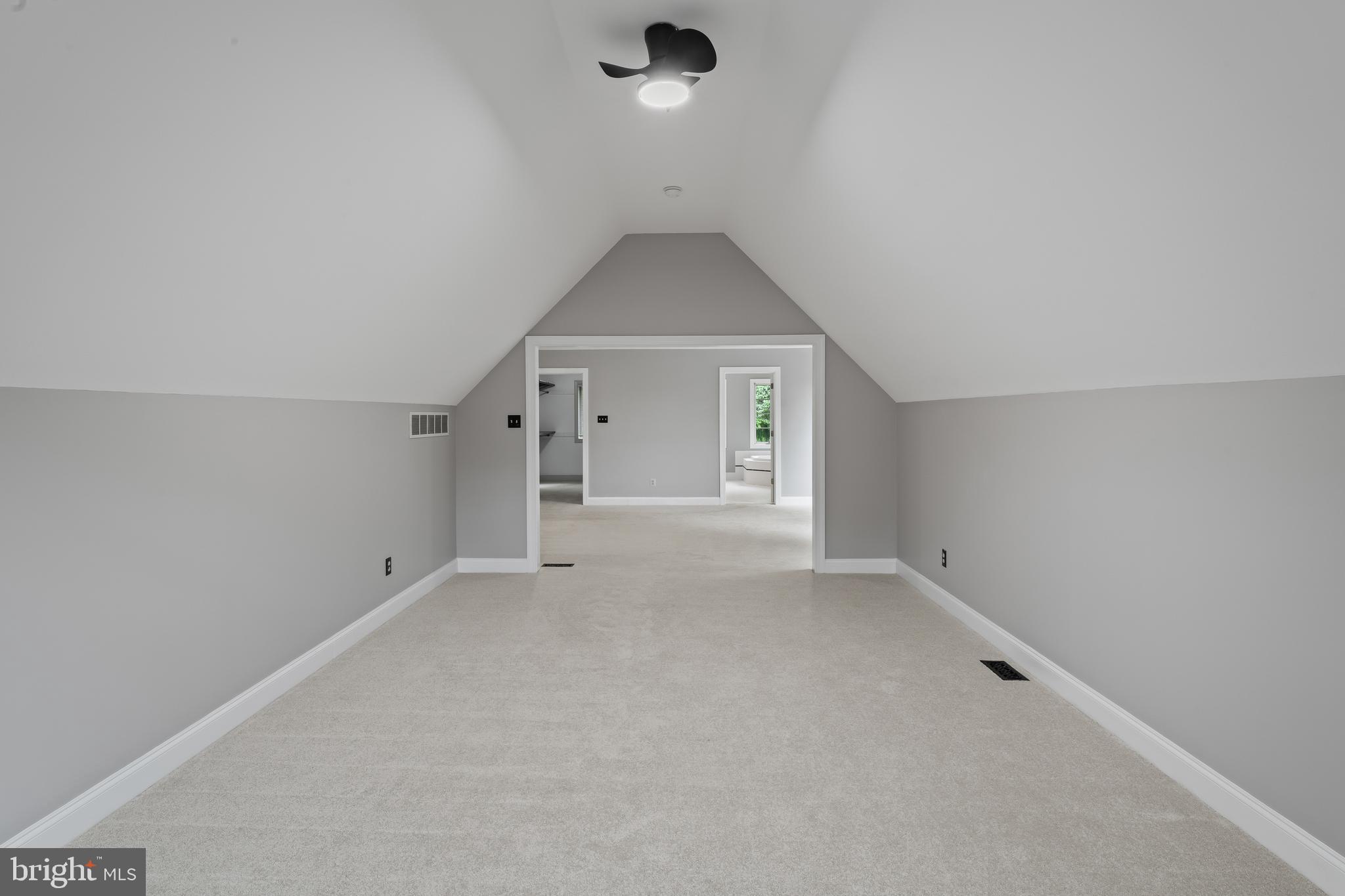 8 Eagle Way