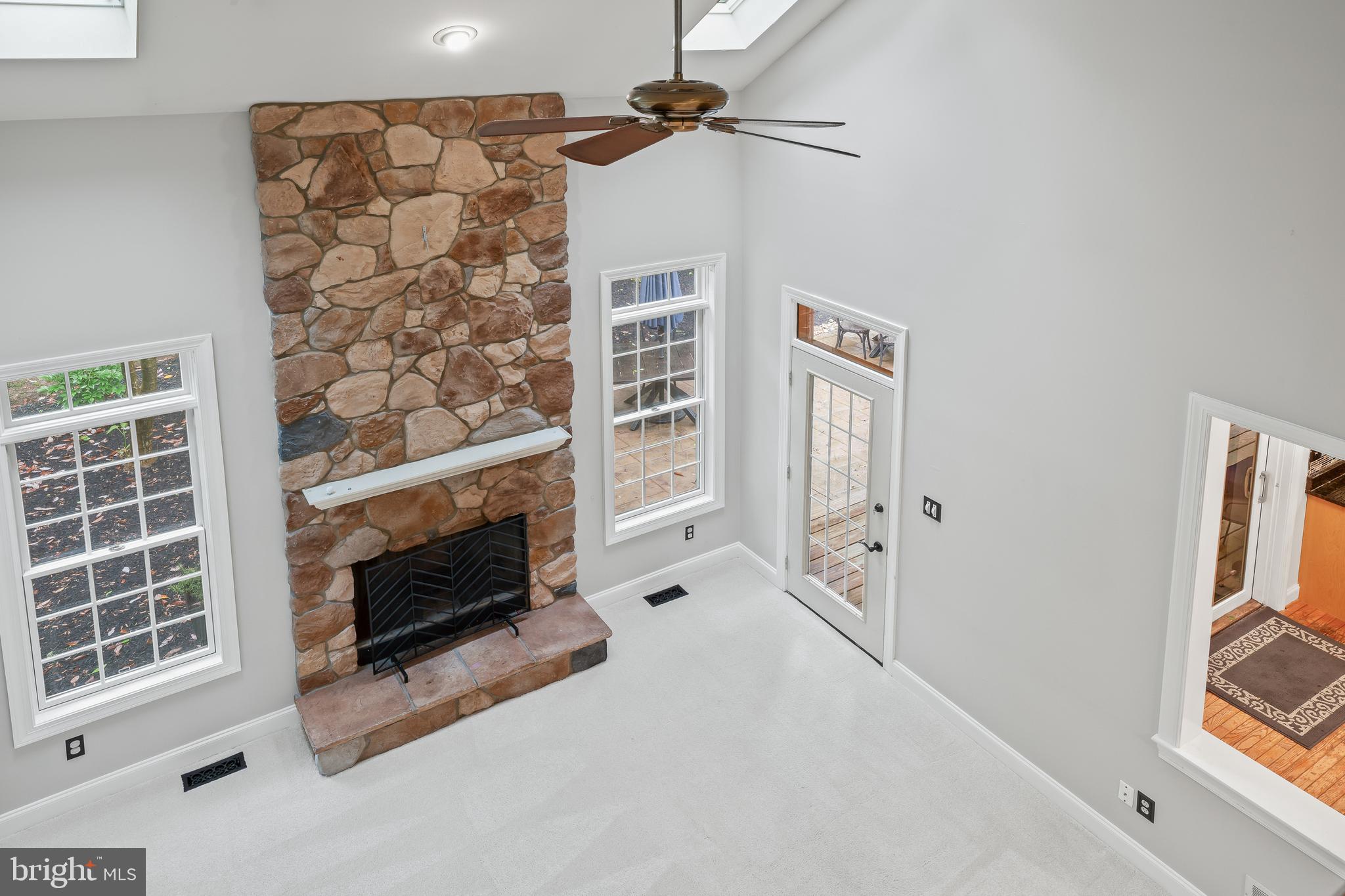 8 Eagle Way