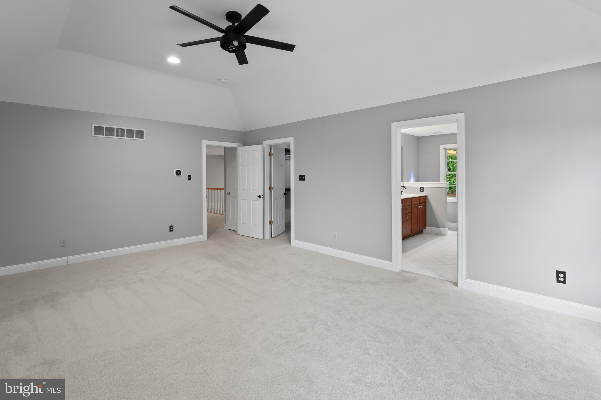 8 Eagle Way