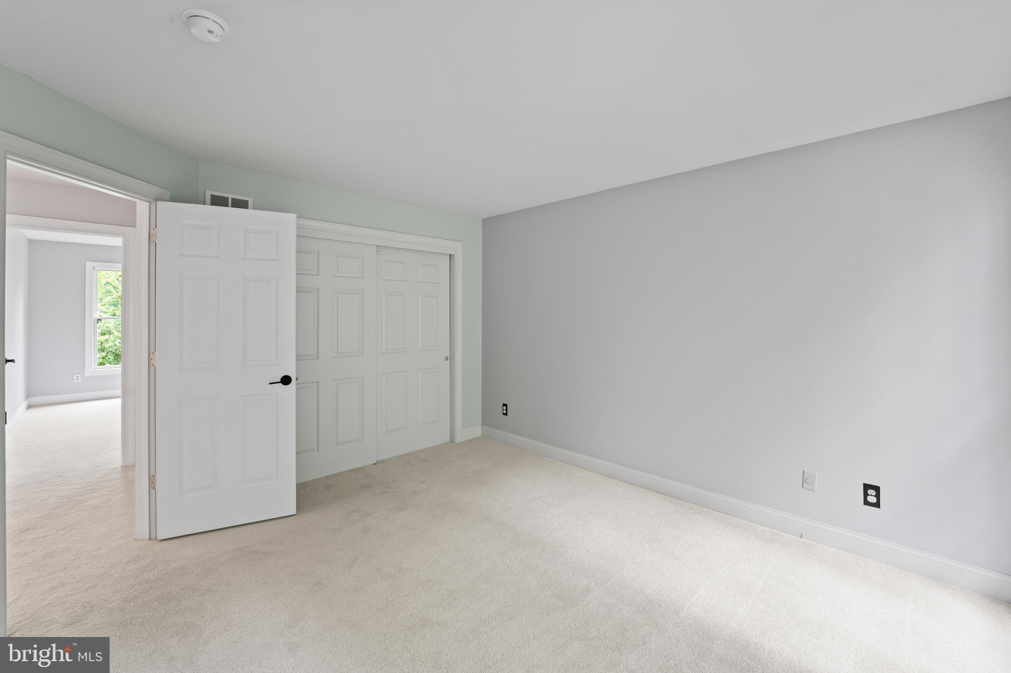 8 Eagle Way
