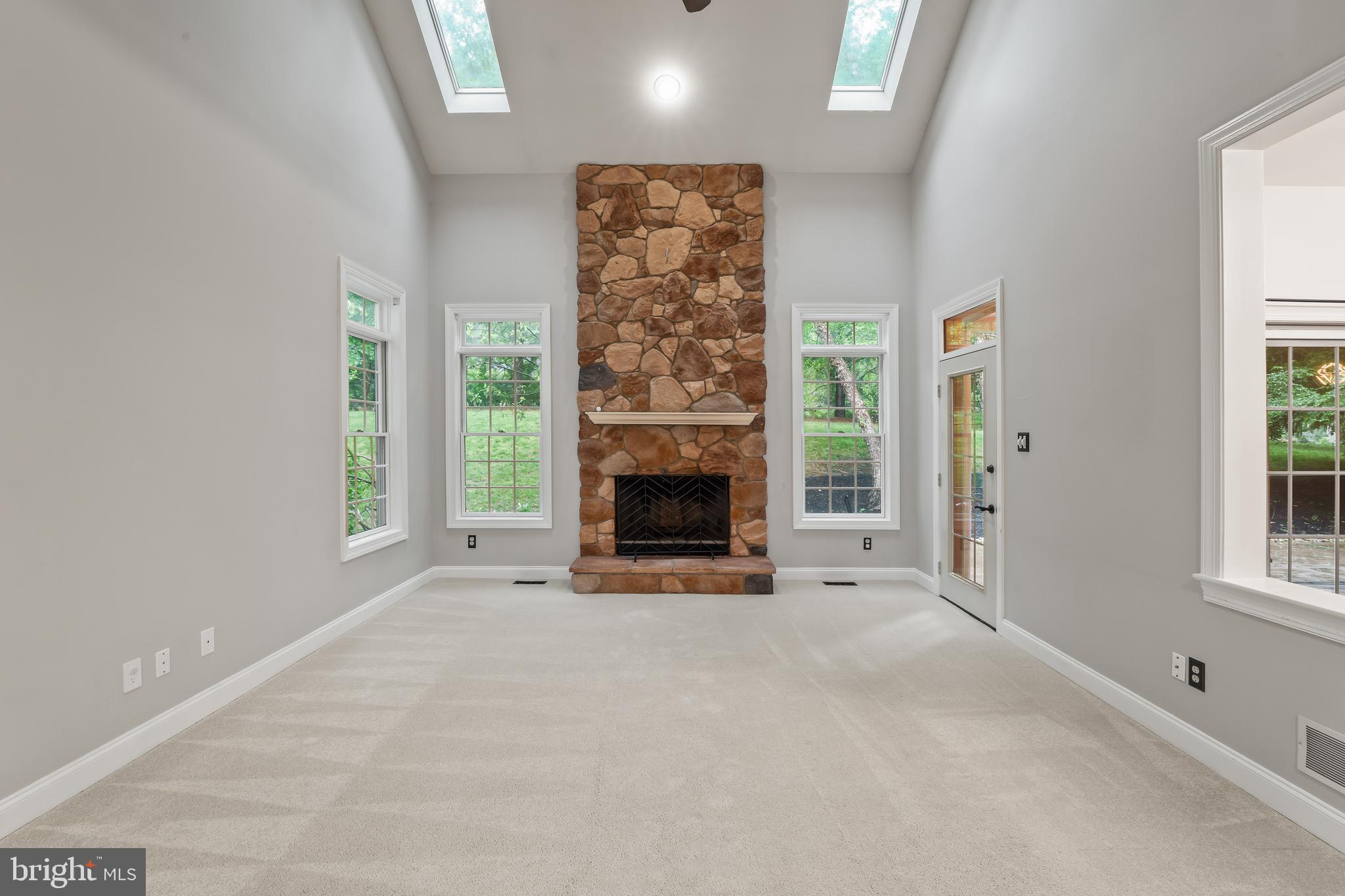 8 Eagle Way