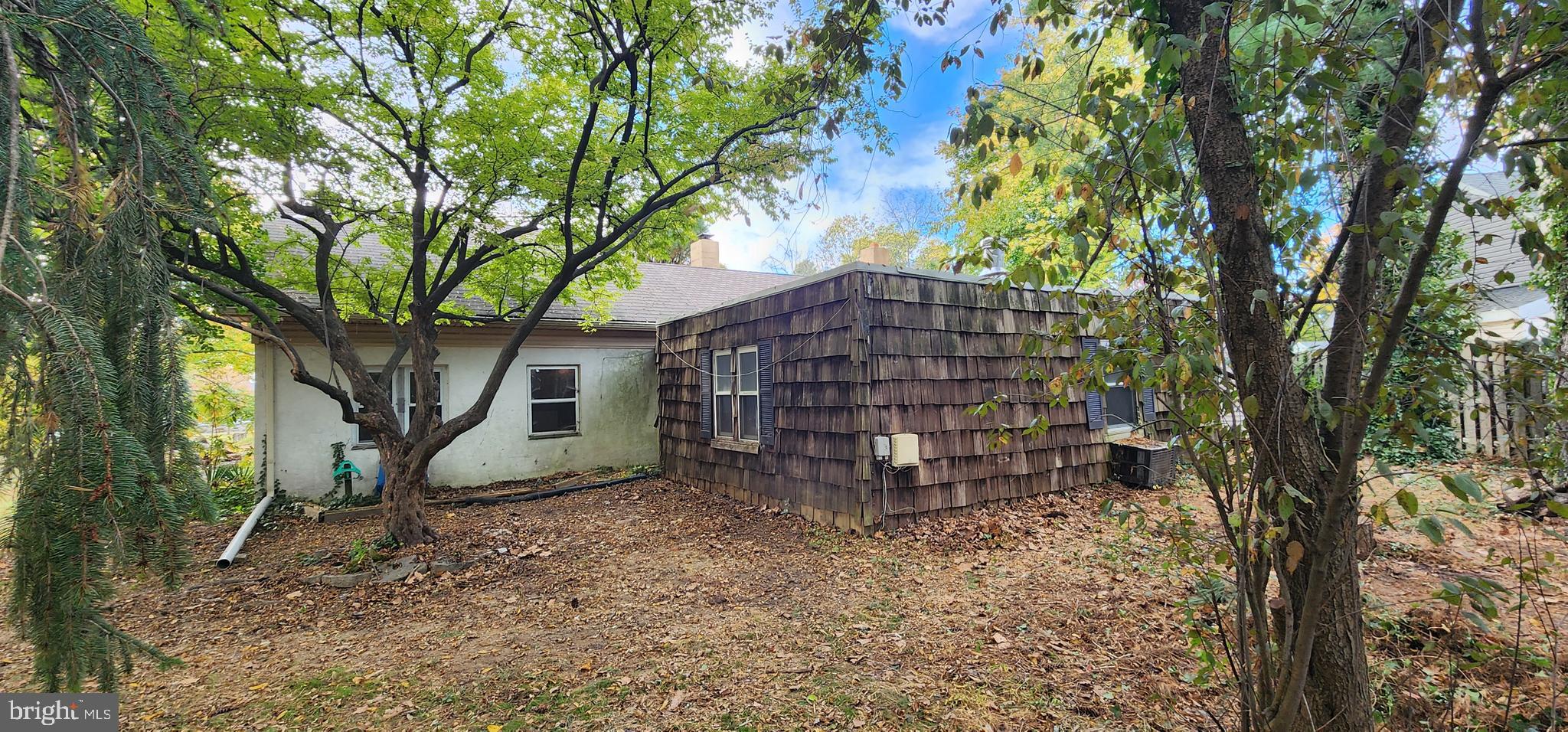 2211 Mary Ln