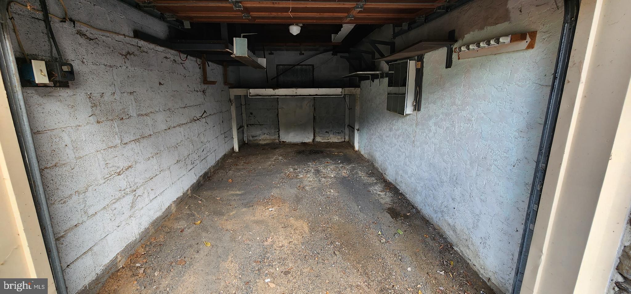 2211 Mary Ln