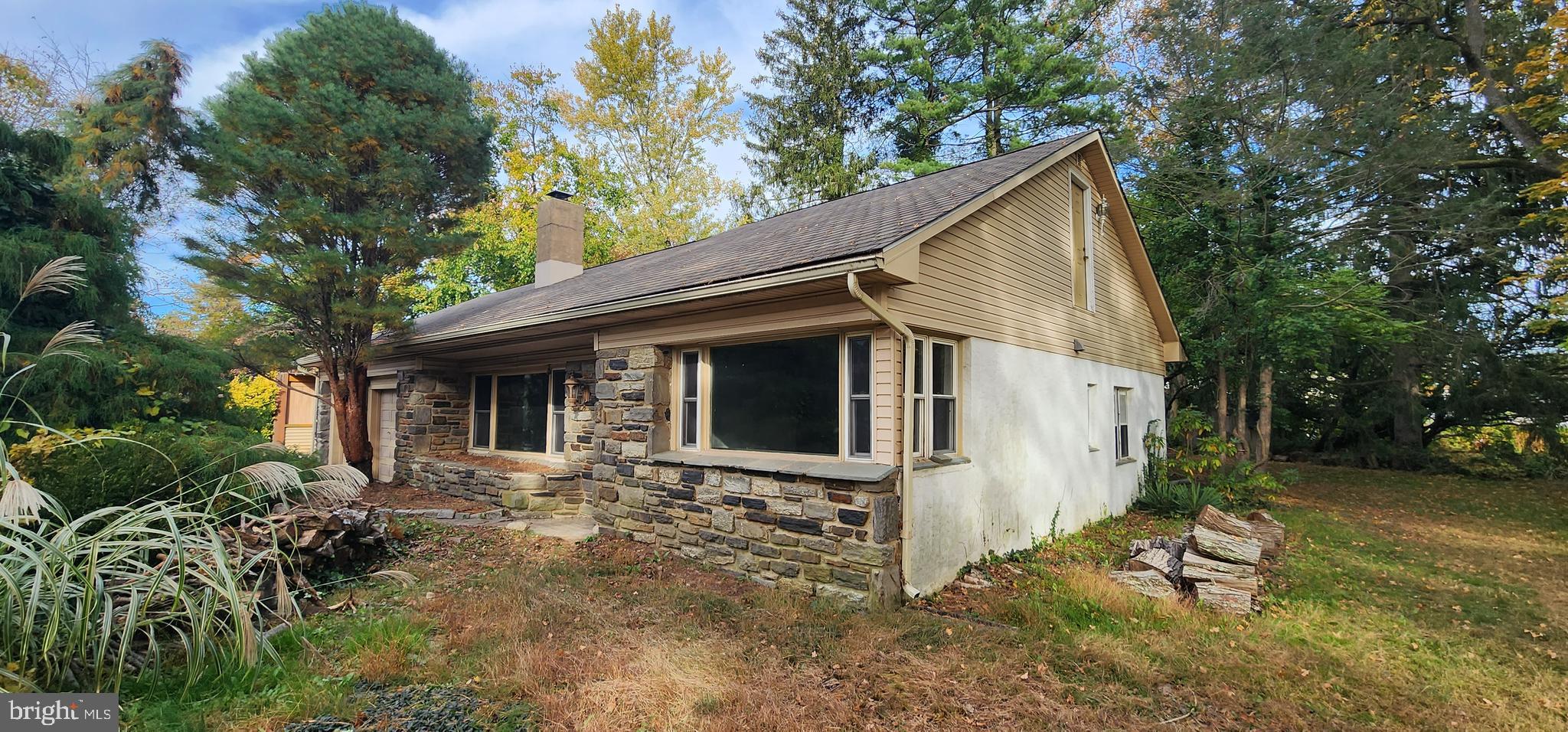 2211 Mary Ln