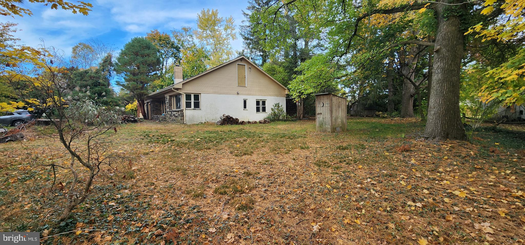 2211 Mary Ln
