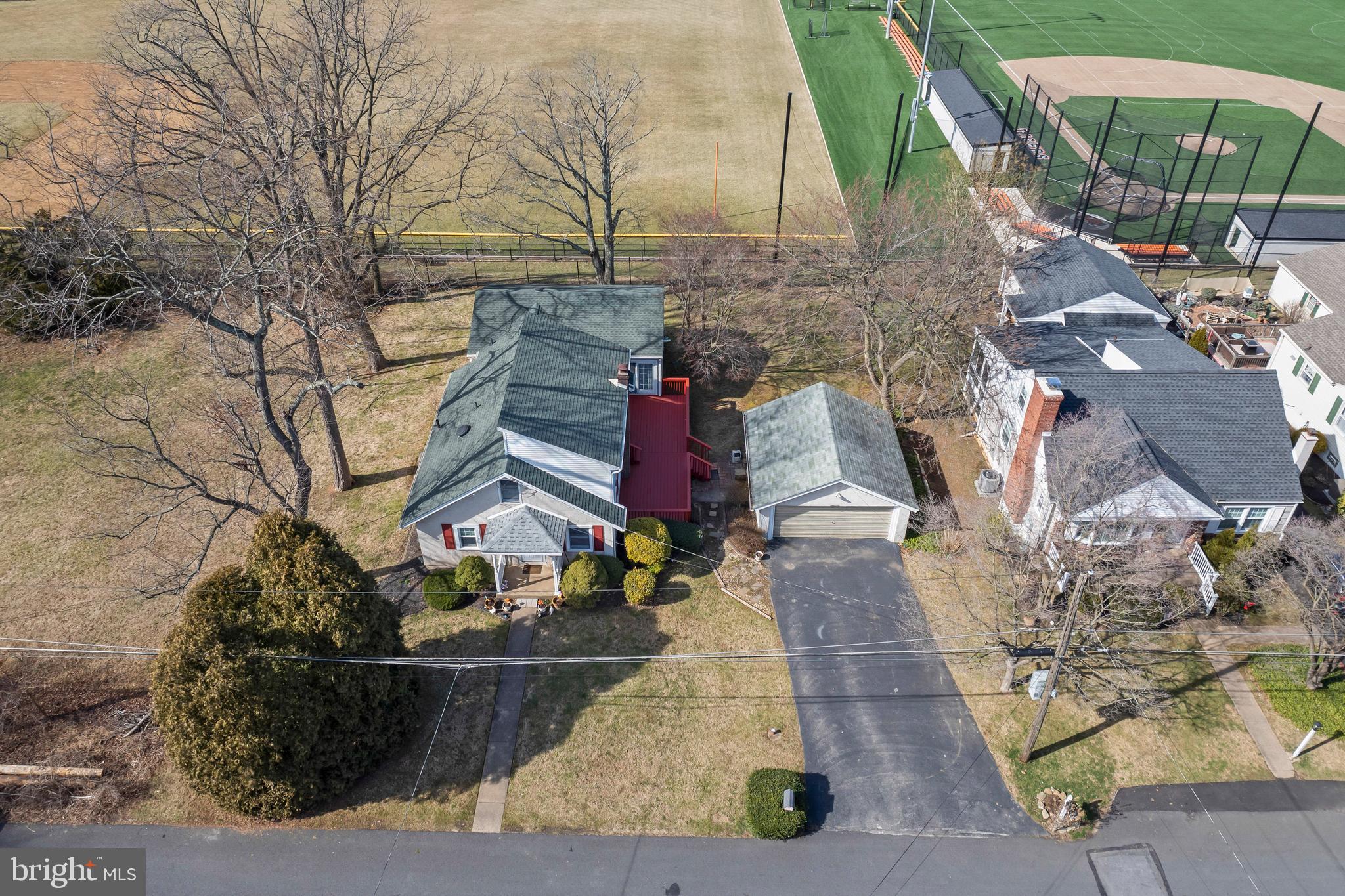 210 4th Ave