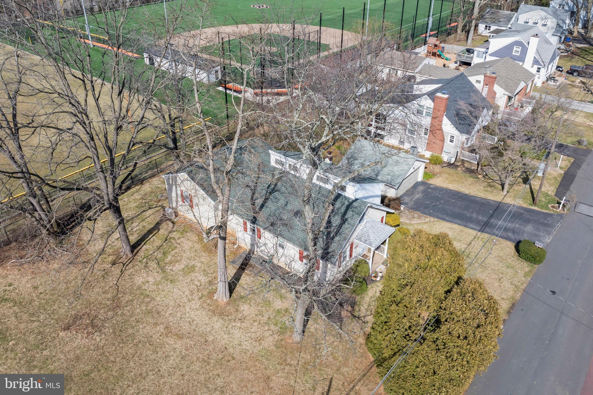 210 4th Ave