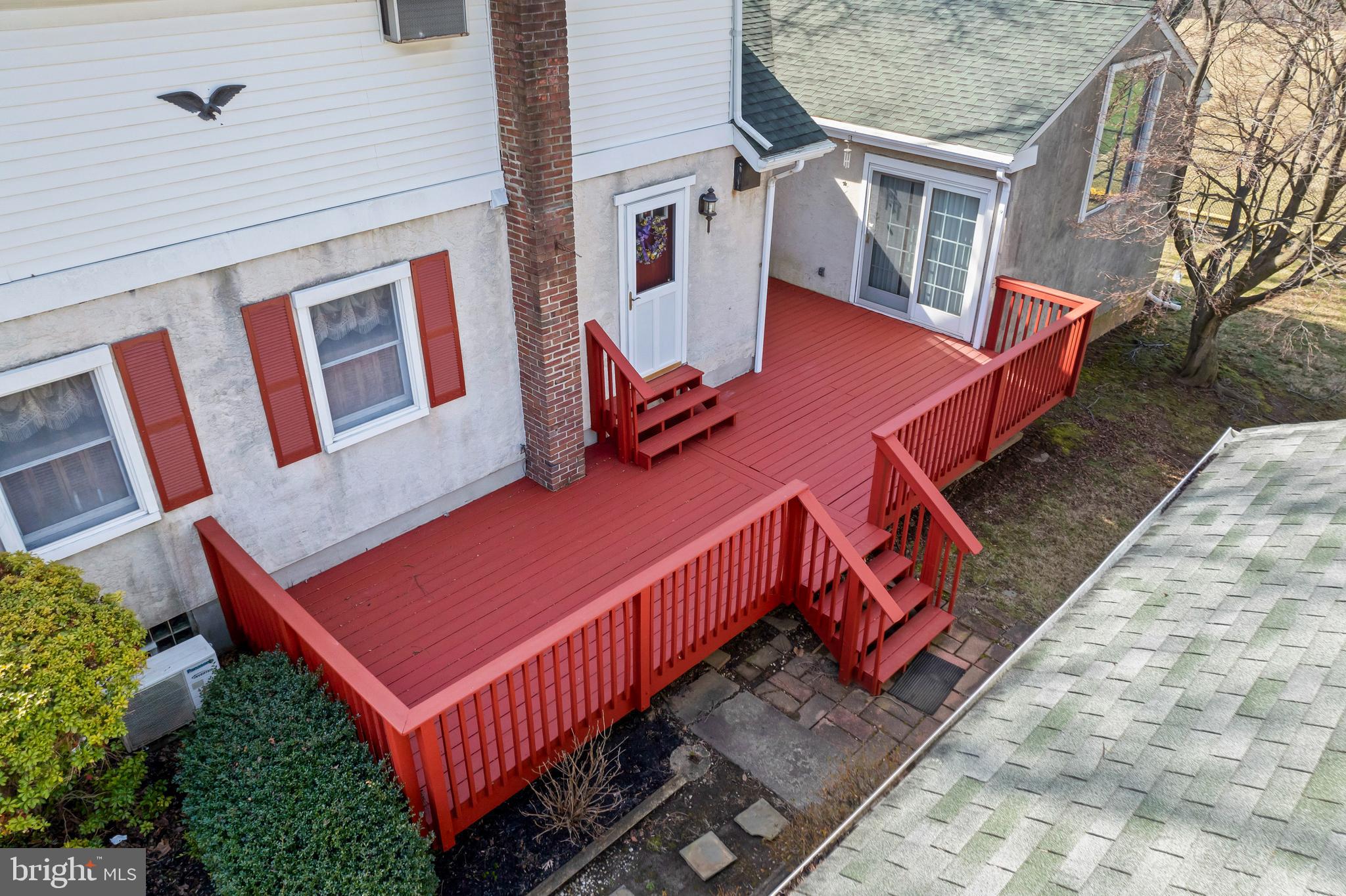 210 4th Ave