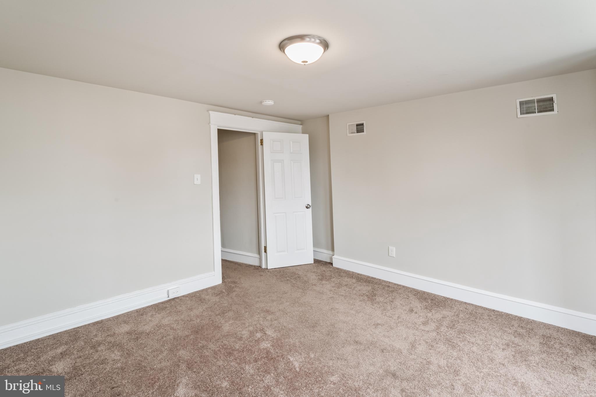 1104 Lawrence Ave