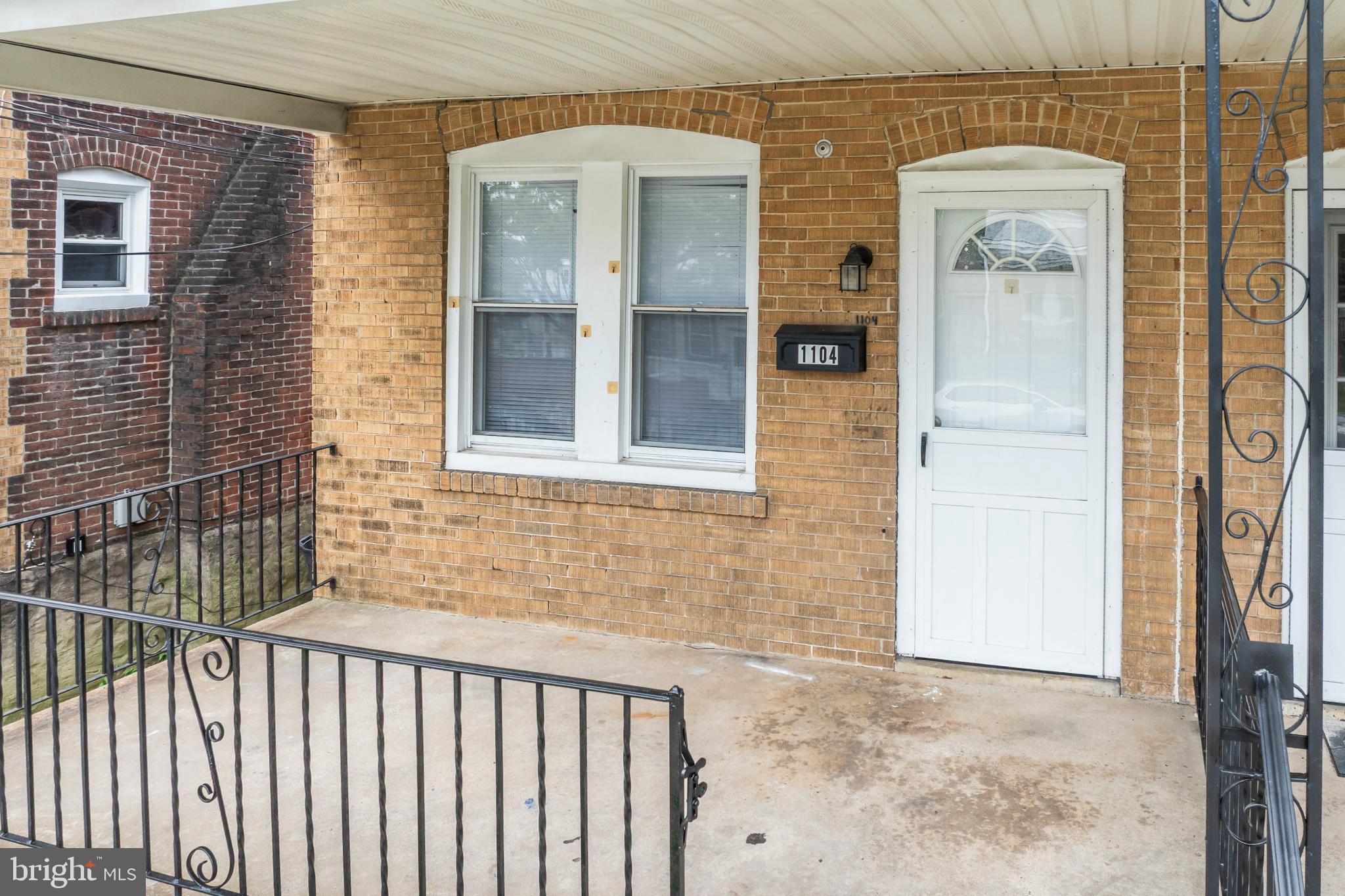 1104 Lawrence Ave