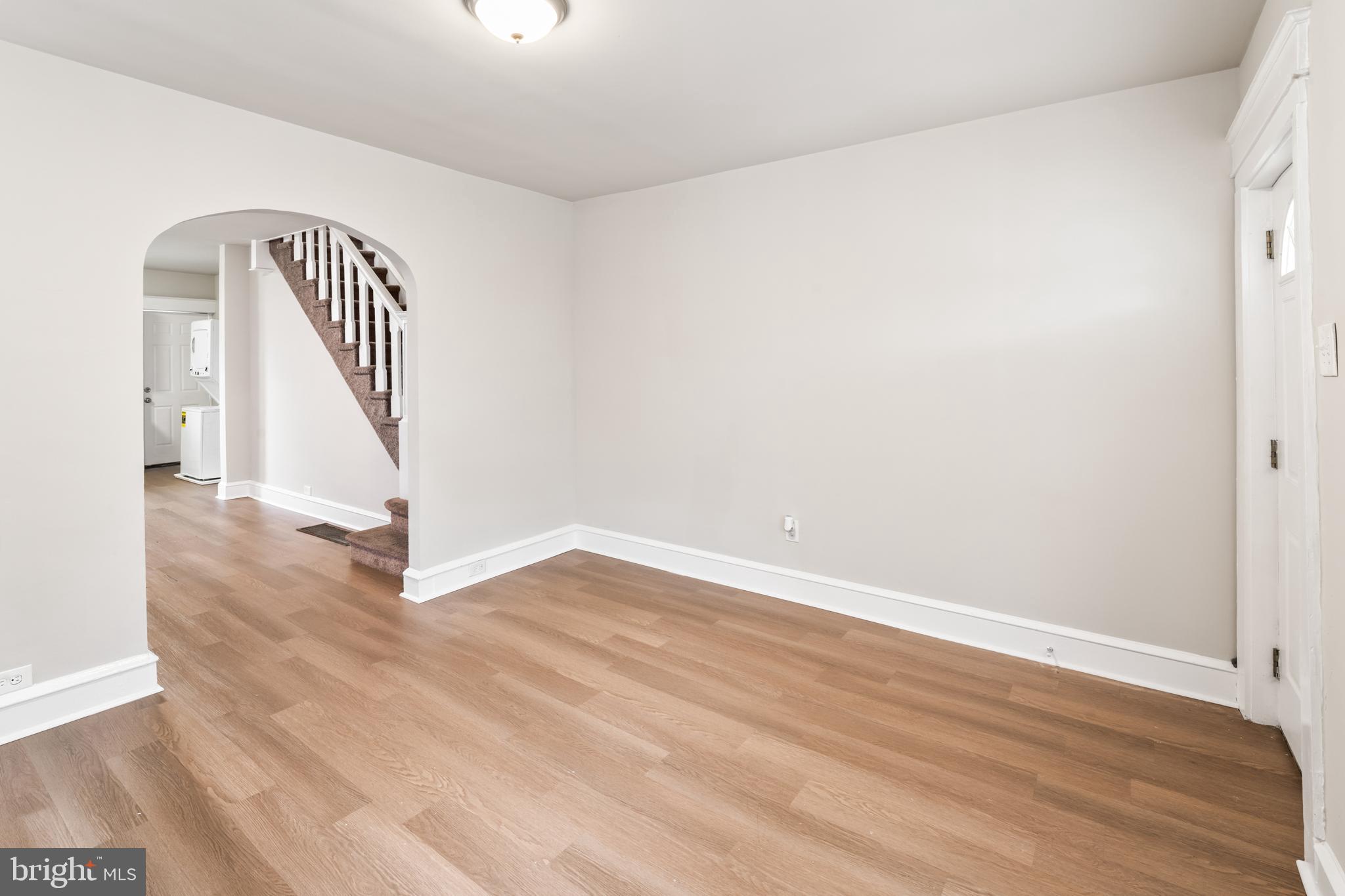 1104 Lawrence Ave