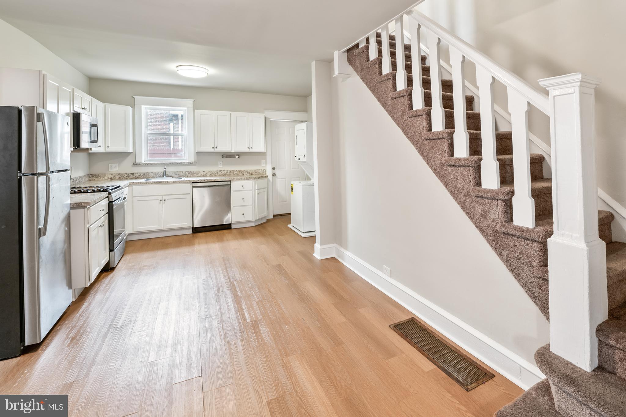 1104 Lawrence Ave