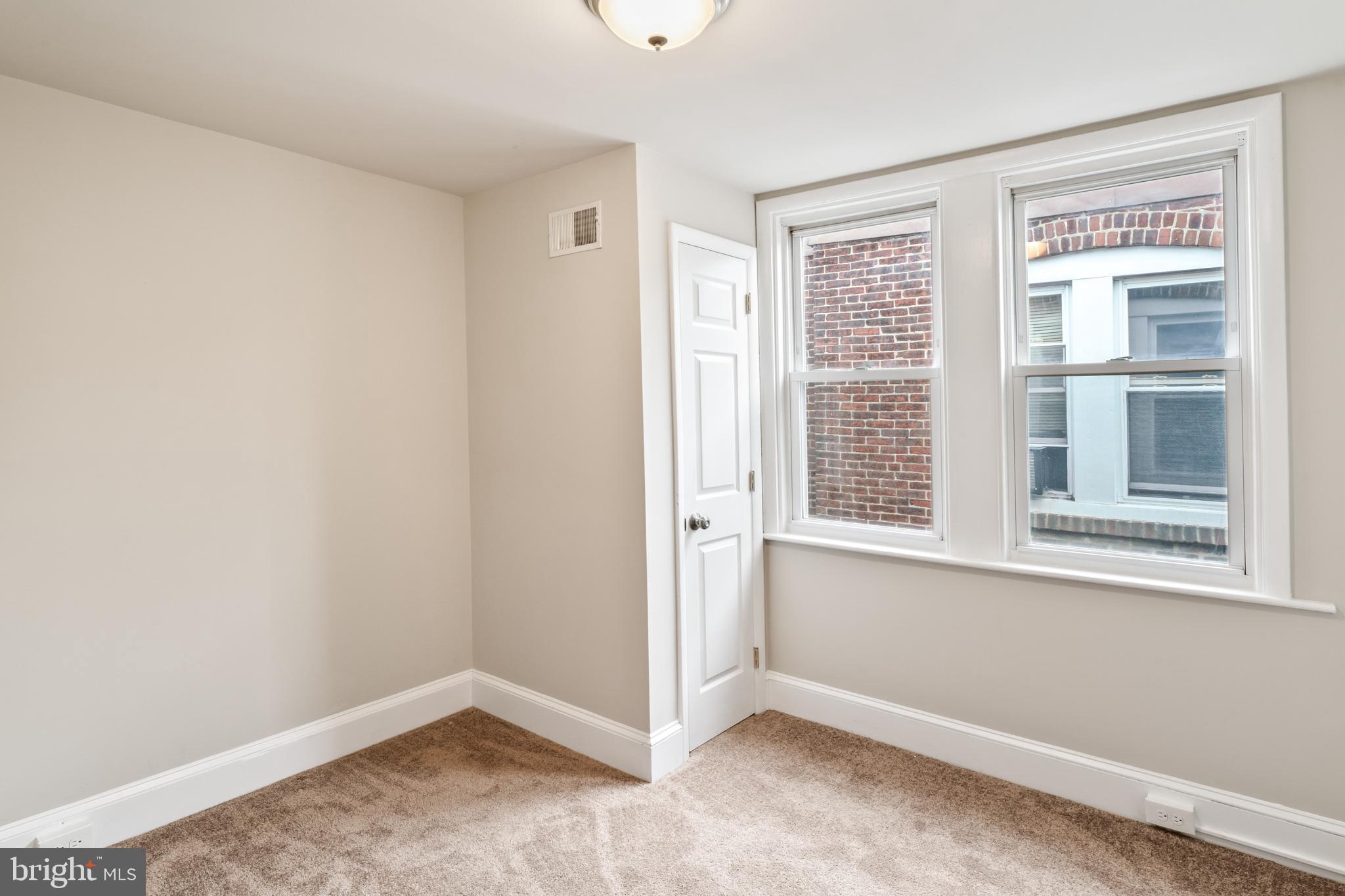 1104 Lawrence Ave