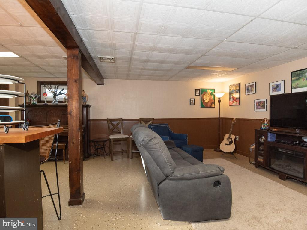 420 Ashford Dr