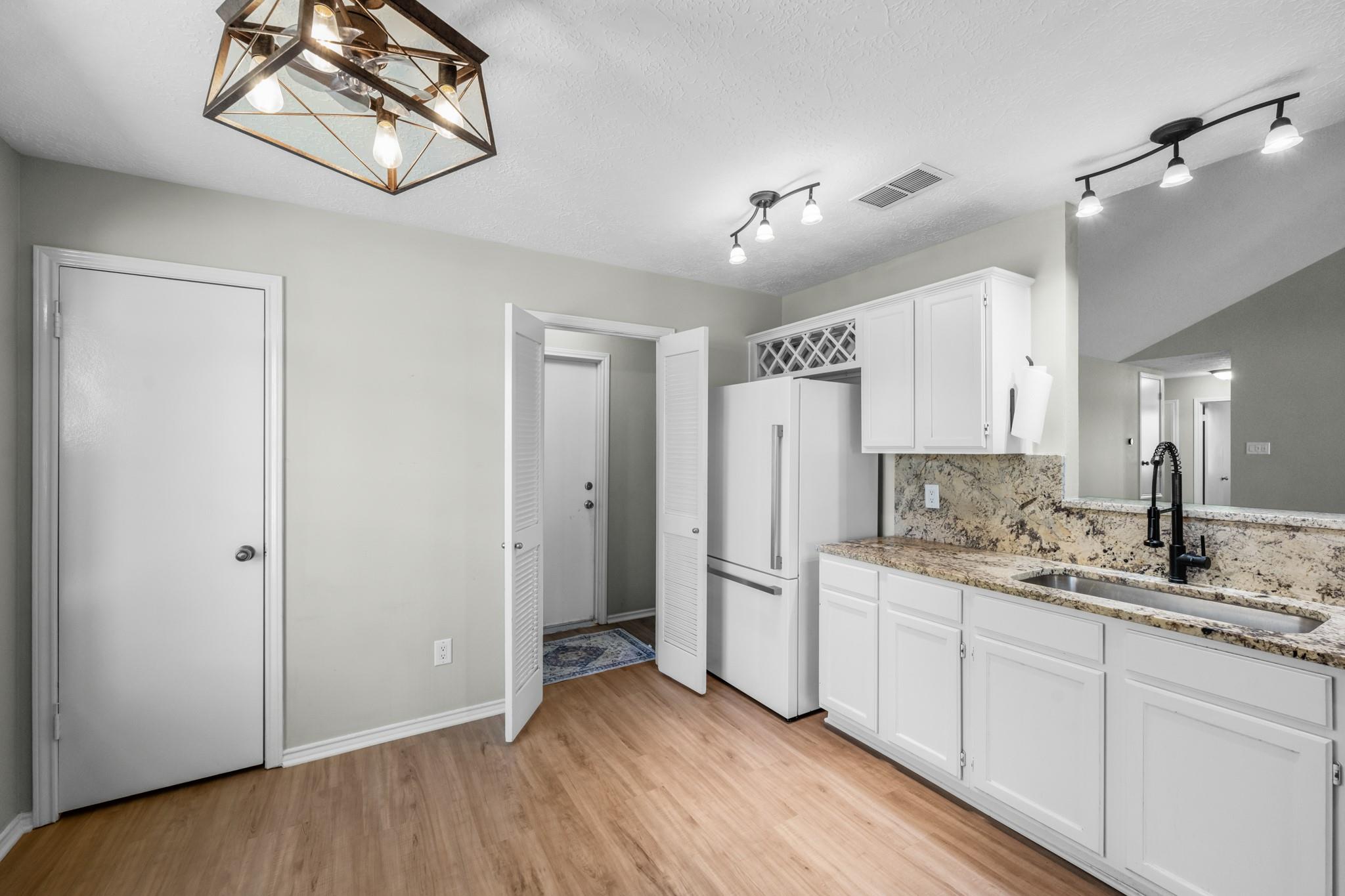 22526 Vista Valley Drive