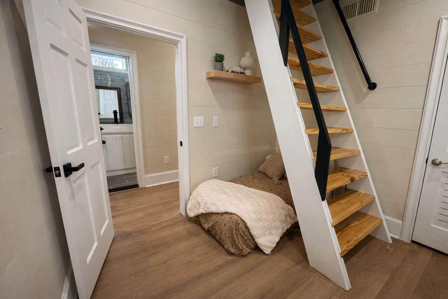 5036 Golden Forest Drive