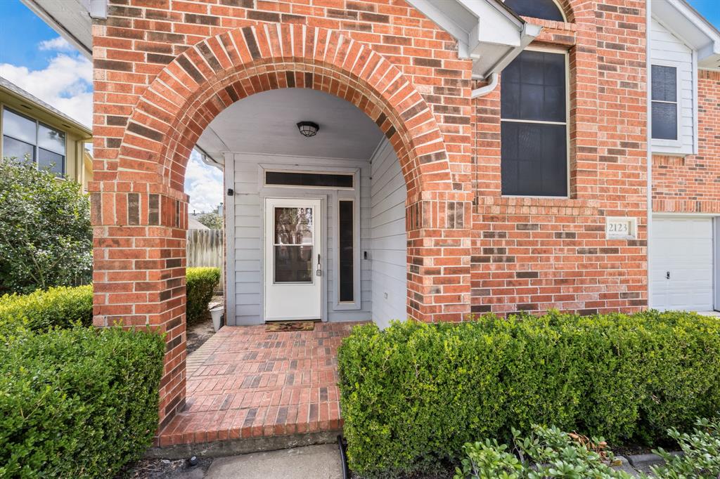 2123 Laurel Oak Drive
