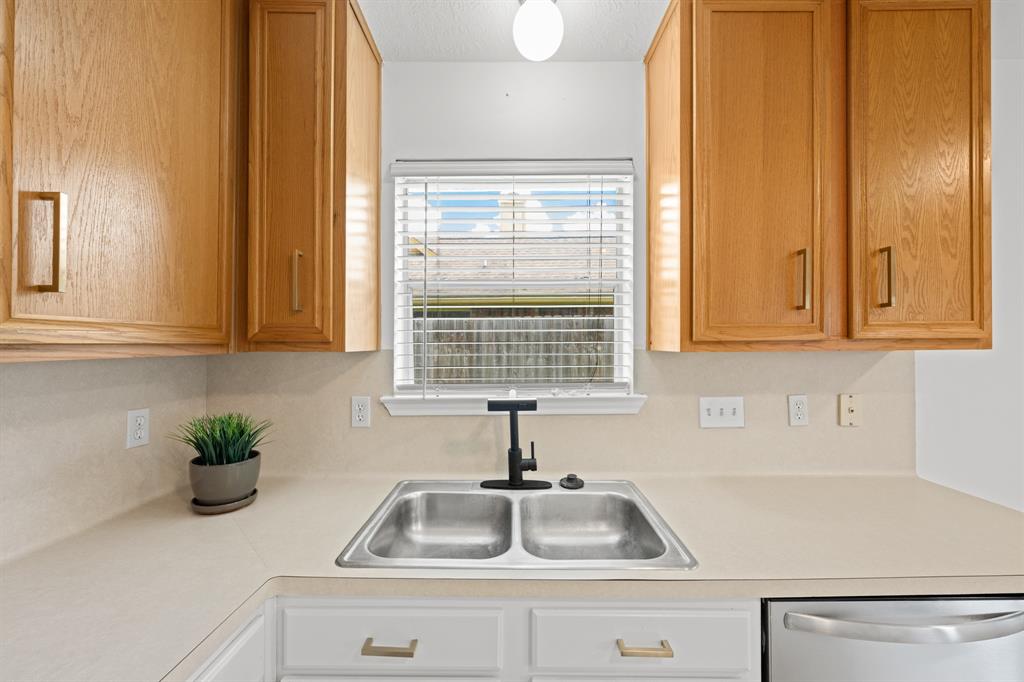 2123 Laurel Oak Drive