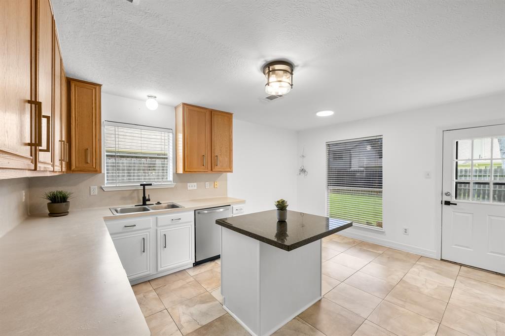 2123 Laurel Oak Drive