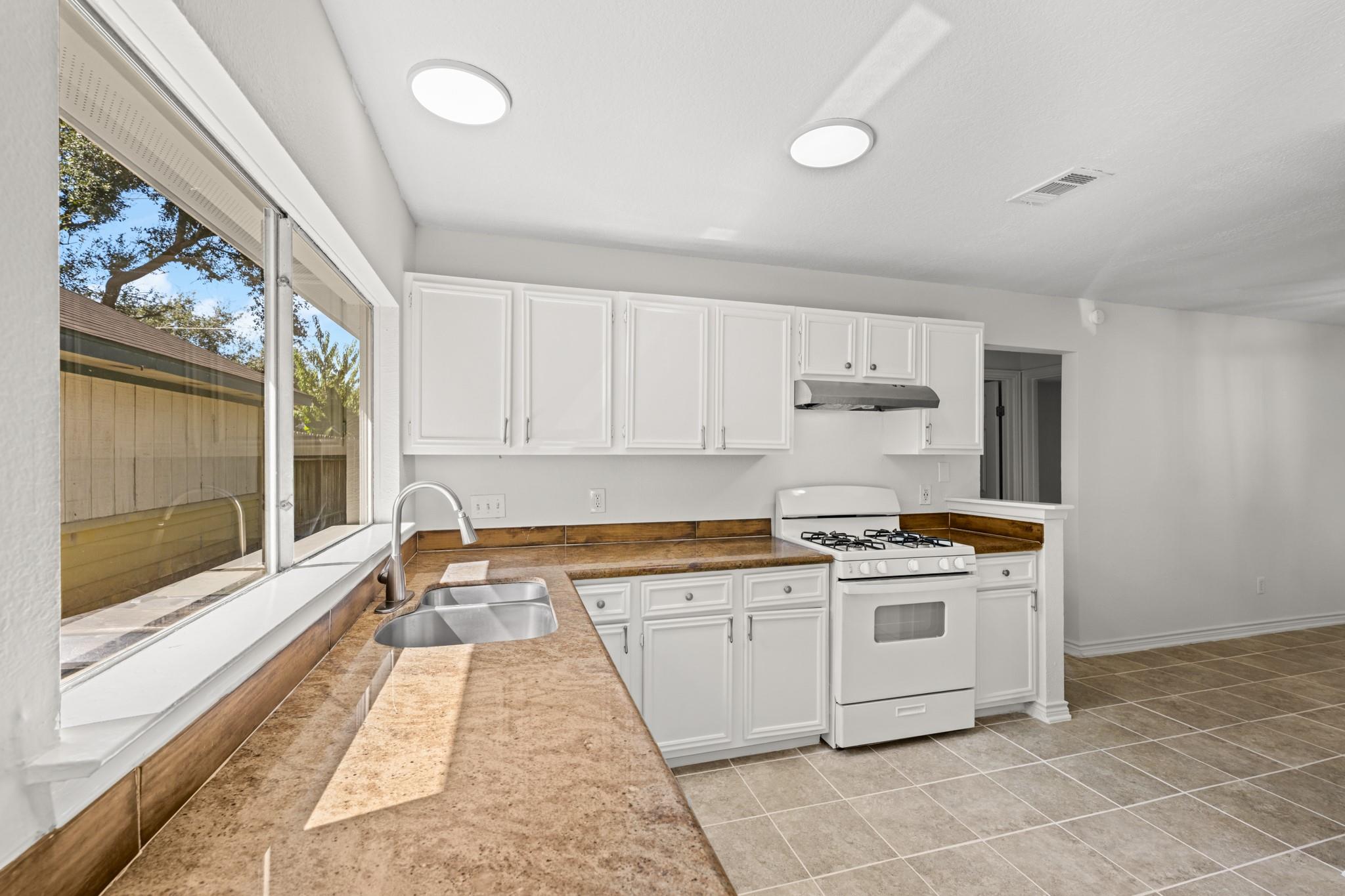 1816 Spruce Drive