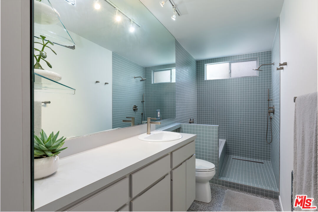 3625 Fredonia Dr Unit: 12