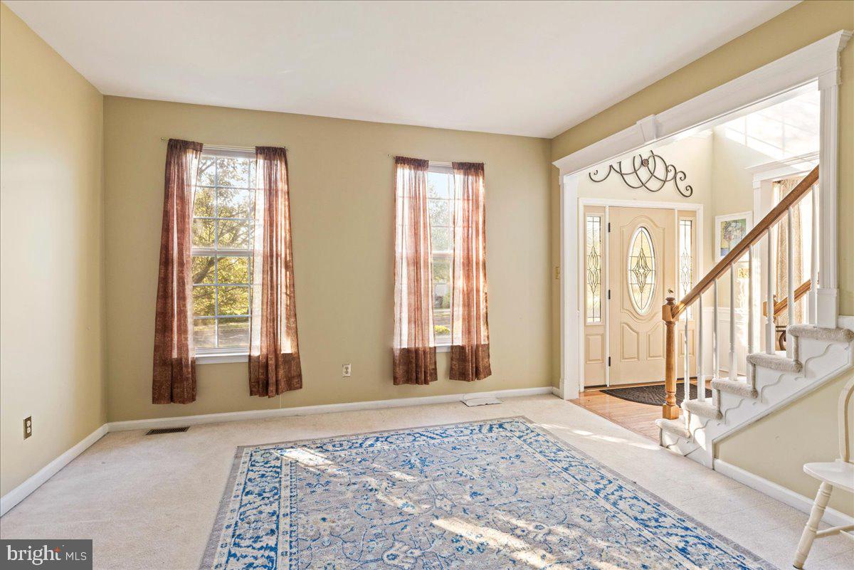 902 Red Coat Farm Dr